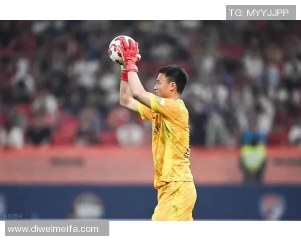 喜讯！国足归化荷甲天才中场入籍，已契合归化全部条件，邵佳一喜得兽腰